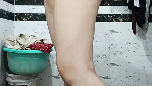 Priya si kakak ipar india lagi asik pamer tembus pantanya