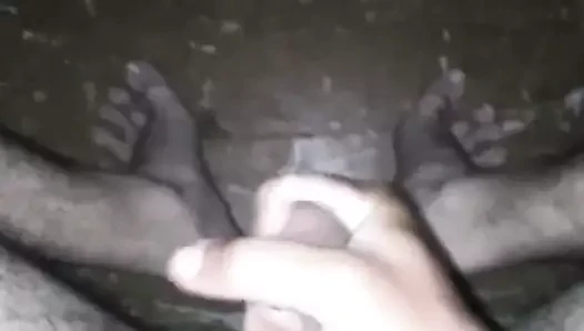 Birini ovmak için gecenin ortasında uyanmak