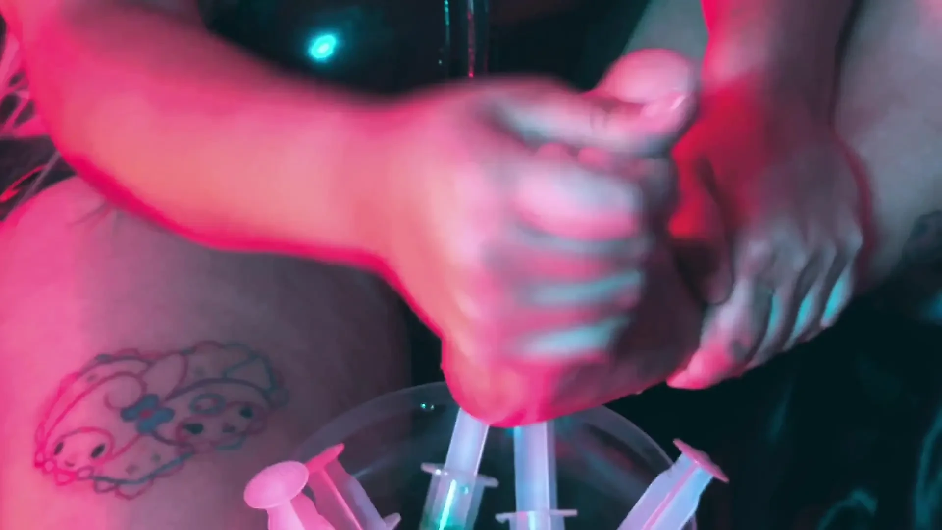 Morrigan & the Substance – Latex, Pantyhose Stuffing & Foot