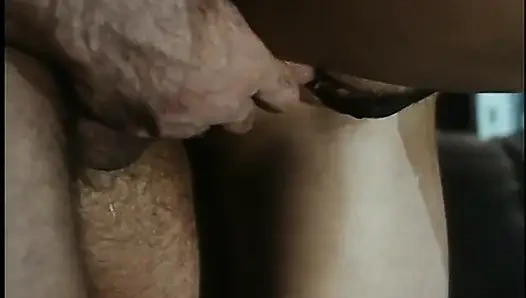 Junge schätzchen lieben harte schwänze