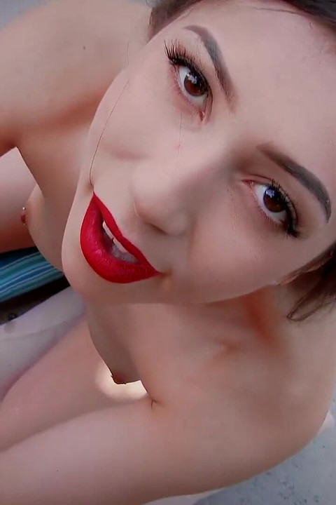 Strokies Judy Jolie's Red Lips μαλακία δίπλα στην πισίνα