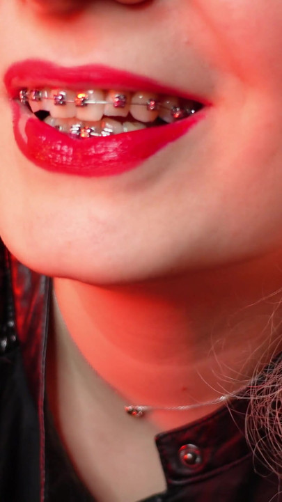 Spectacular moment from "ASMR lipstick process"