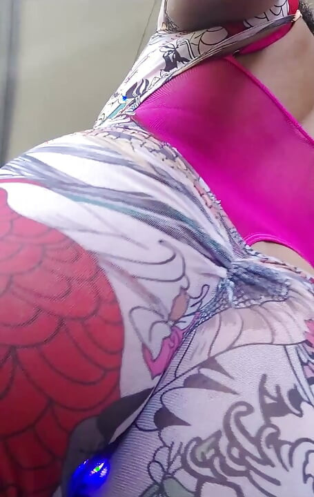 Me encantan estos bodys pero creo que debí tener un isntead mediano de este grande