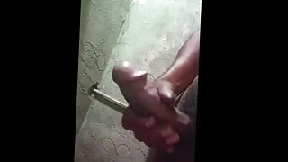 Freund im badezimmer masturbation spielen junge