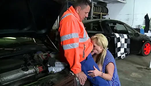 Big boobs blonde fucking whit car mechanic on the car...cum in mouth