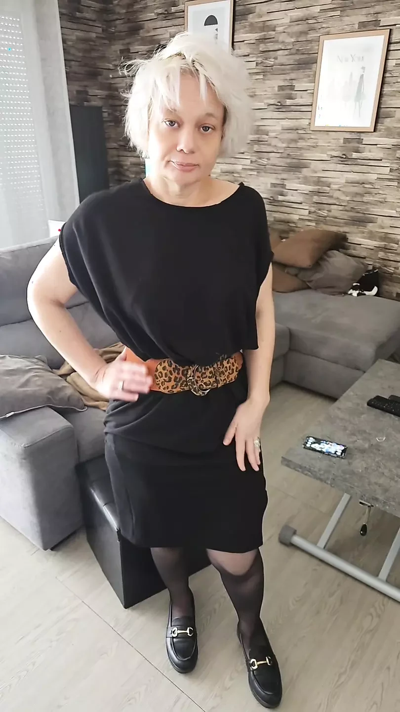 Mature Sophie sucks a good one as she likes to do with a good facial Ejac