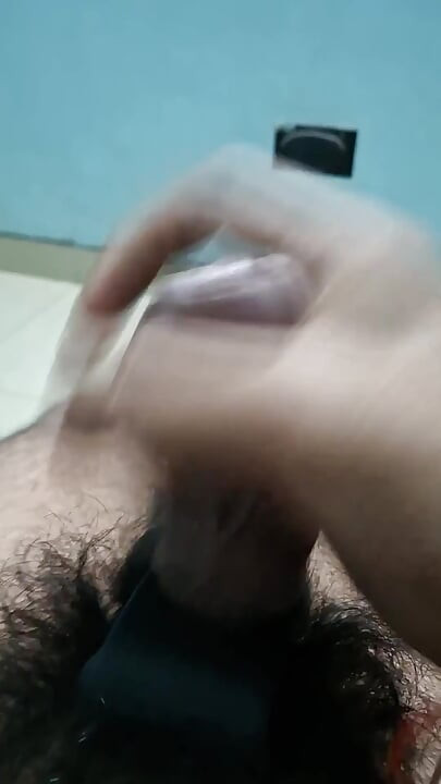 Handjob dengan cincin zakar