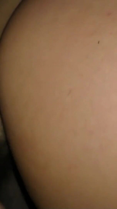 Nezapomenutelný okamžik z "Německý amatérský gangbang s velkými prsy Dana Jayn a starými kluky v Berlíně"