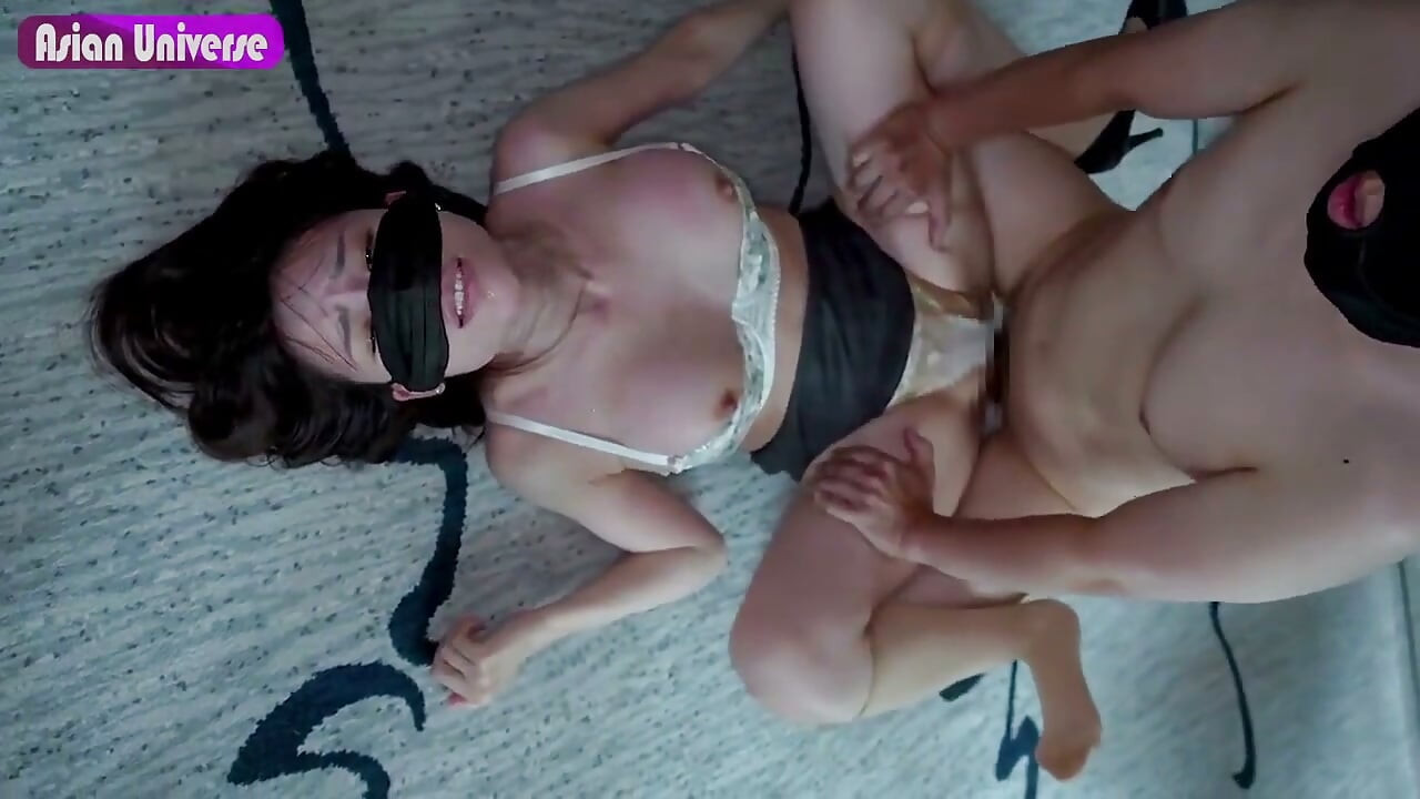 Corporate Amateur - Busty Office Lady avslører endelig sin underdanige side