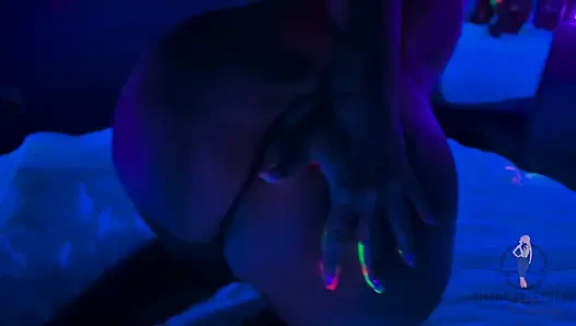 Lights Down, Glow up