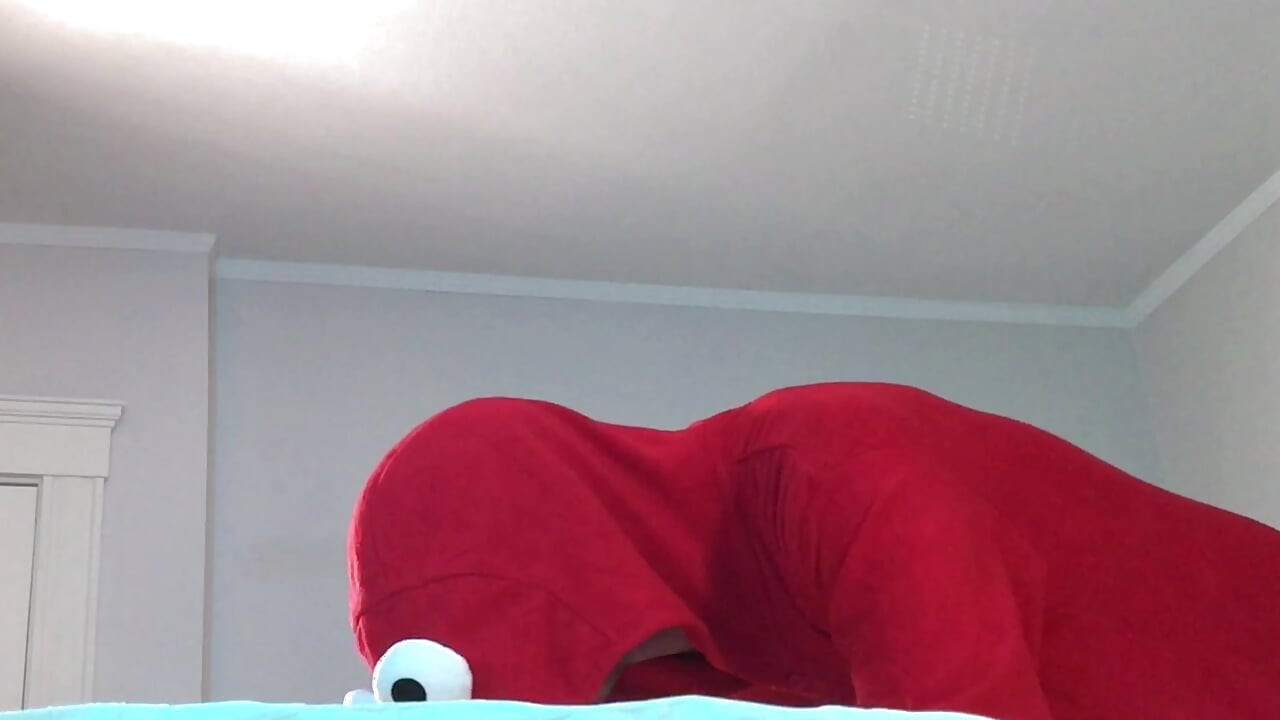 Elmo Savage делает транса с багажом
