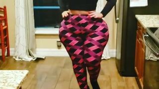 Breite Hüfte, BBW, PAWG-MILF mit großem Hintern