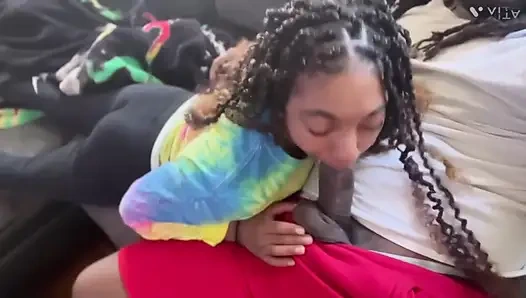 Kurviger asiatischer schwarzer mix pornostar hart gefickt bbc direkt in den hals, sperma-eimer