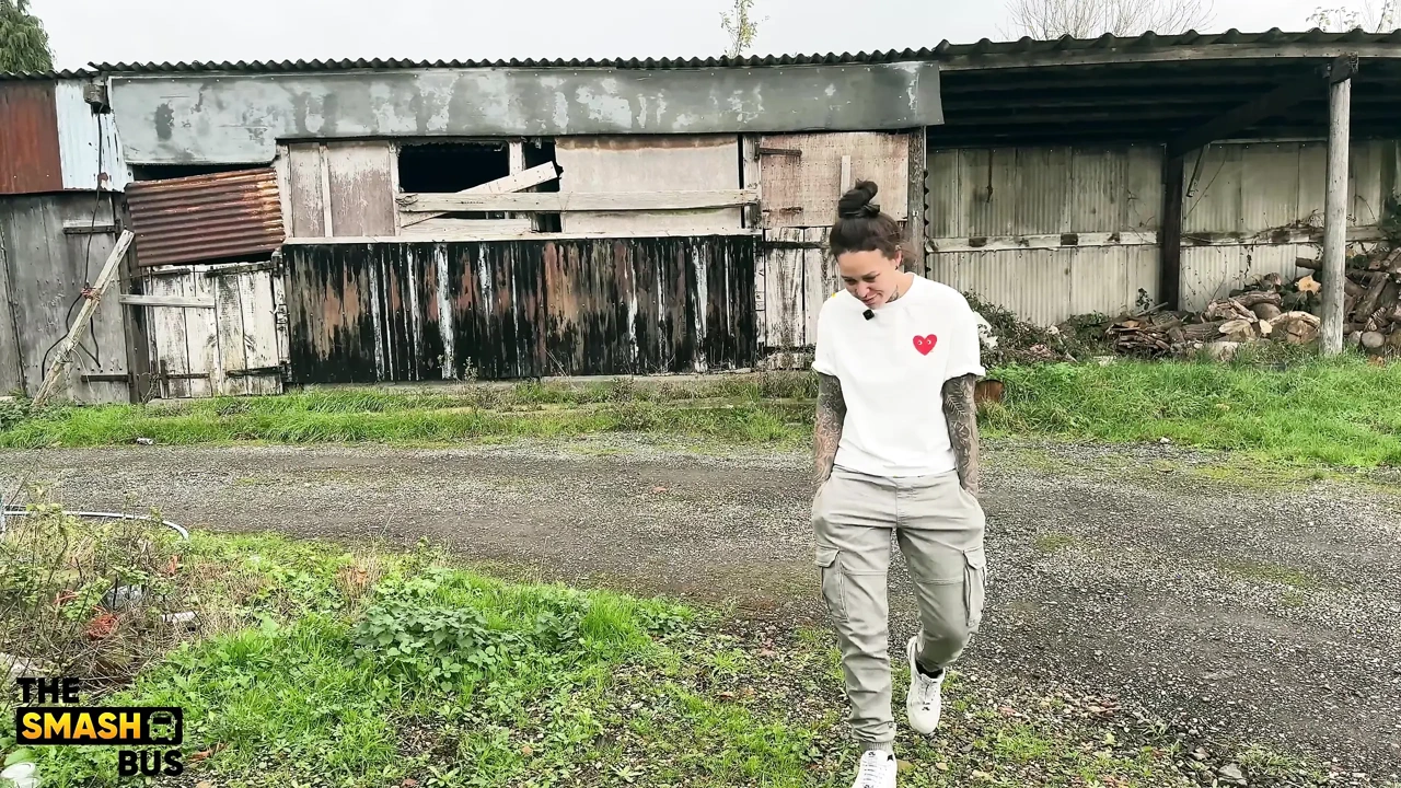 Valentina Boux 第一次乘坐粉碎巴士