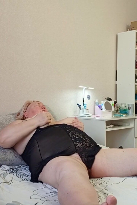 Mother-in-law Masturbates Her Big Holes