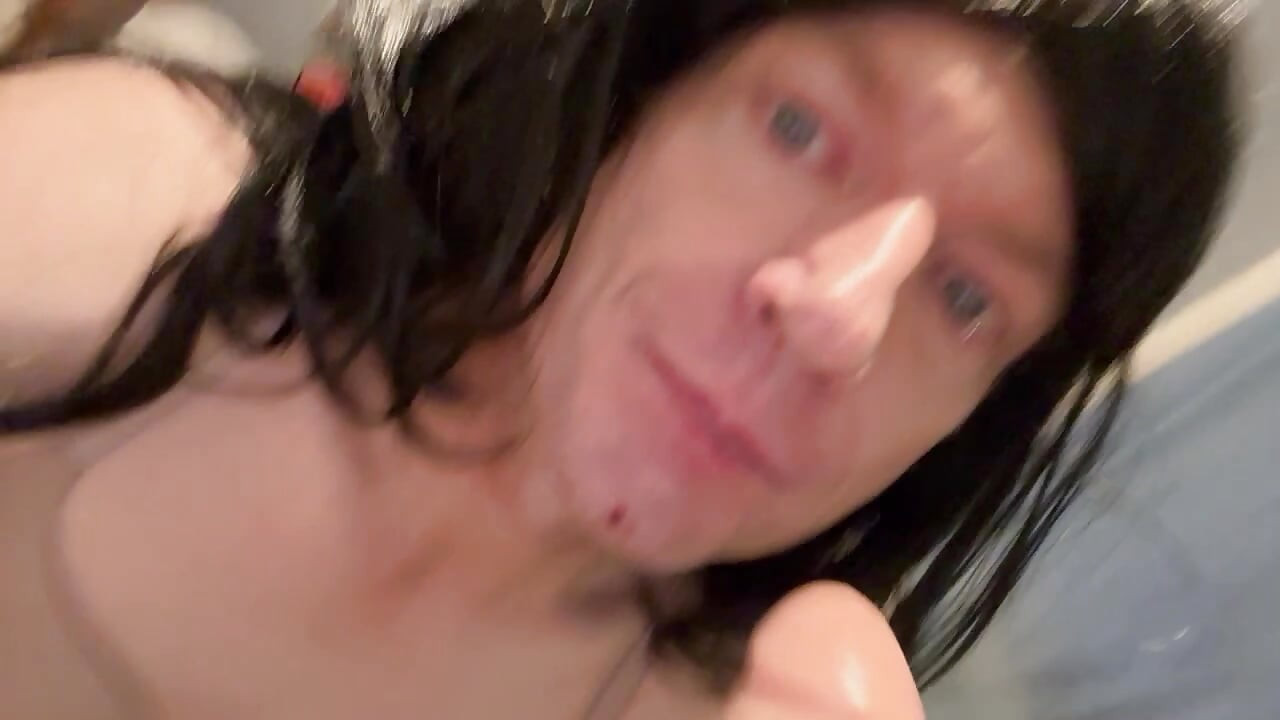 Shemale deep throating dildo
