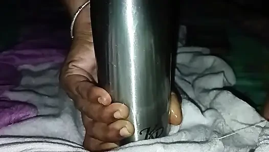 Bhabhi Ne pura botal chut me dal diya