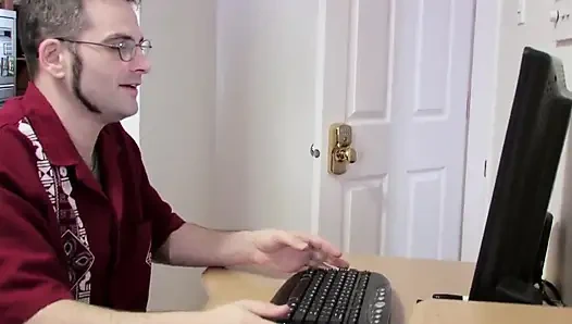 Intensives internet-chatting besiegelt den sexuellen deal