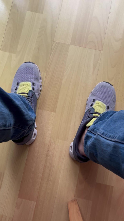 I take off my shoes without socks...