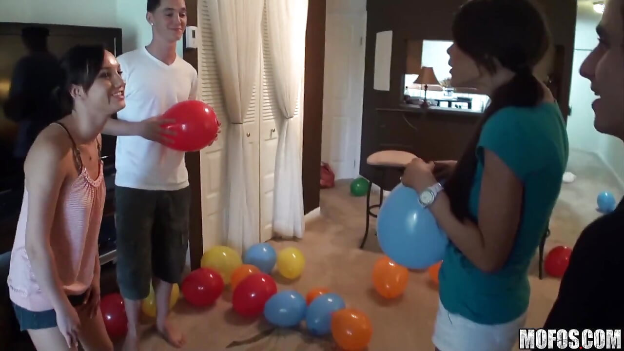 Fiesta real de putas: ahora, todos sabemos que los globos son jodidamente impresionantes.