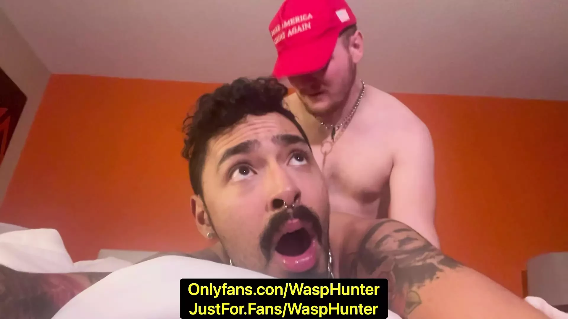dl maga bro ırkları latino alt içinde otel odasında