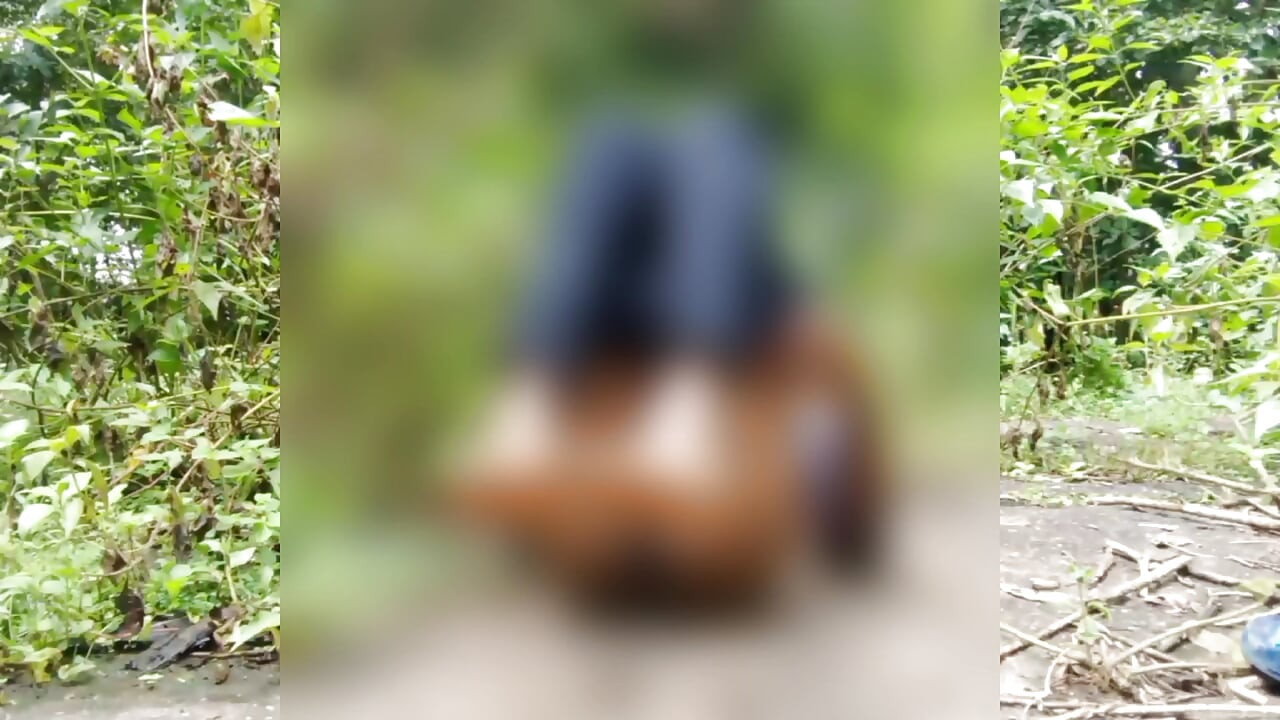 Köyümden bir kızı ormana götürdüm ve onun XXX Video-gf erkek arkadaşı