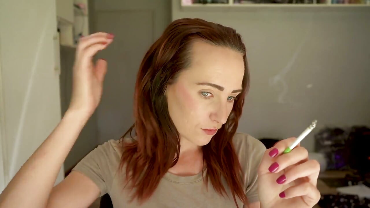Sexy Close-up Smoking