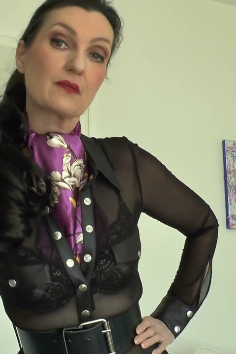 Styling an Ascot-style Satin Scarf - Part 1
