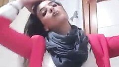Chica india caliente, sexo fumando, tetas grandes, desi