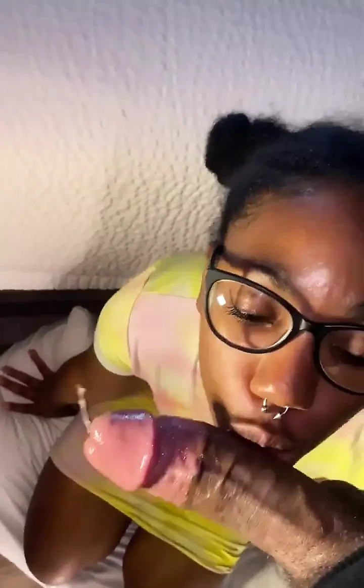 I Just Turned 18. Please Fuck My Throatt