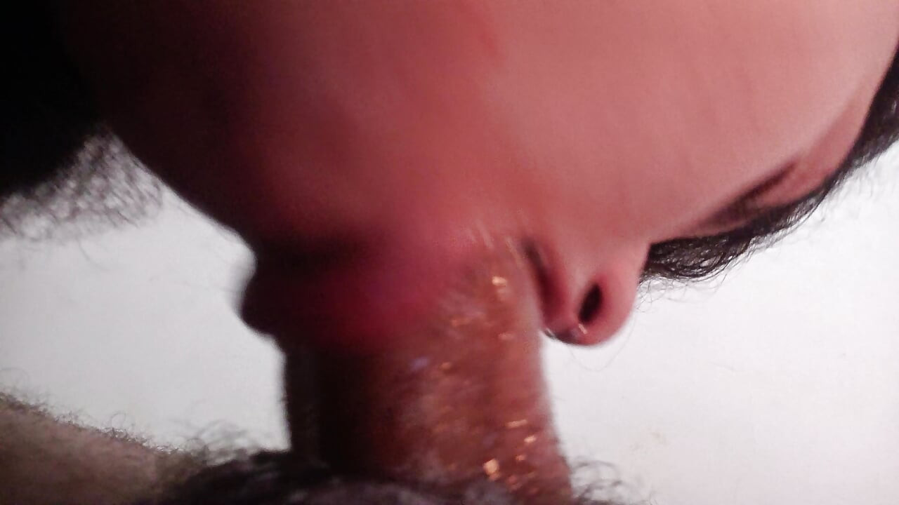 THE BEST BLOWJOB IN THE WORLD, SHE GOES TO THE BOTTOM WITH HER LITTLE MOUTH