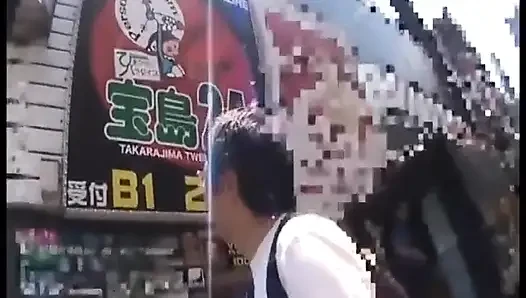 İnlemelere izin yok, Misa Yuki'nin heyecan verici halka açık azdırma düellosu - 1