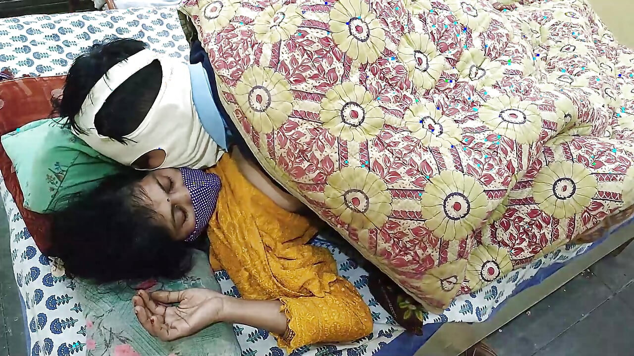 ผัวลูกเลี้ยงสาวเย็ดกูเมื่อเขามาหาฉันหลังจากต่อสู้กับลูกเลี้ยงสาวของฉันฉันทําให้เขาสงบลงโดยให้หีฉันกับเขา