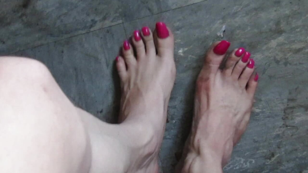 Dirty Sissy Maid Feet Comp