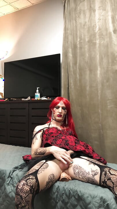 Extremely Hot Tatted Sissy Masturbation