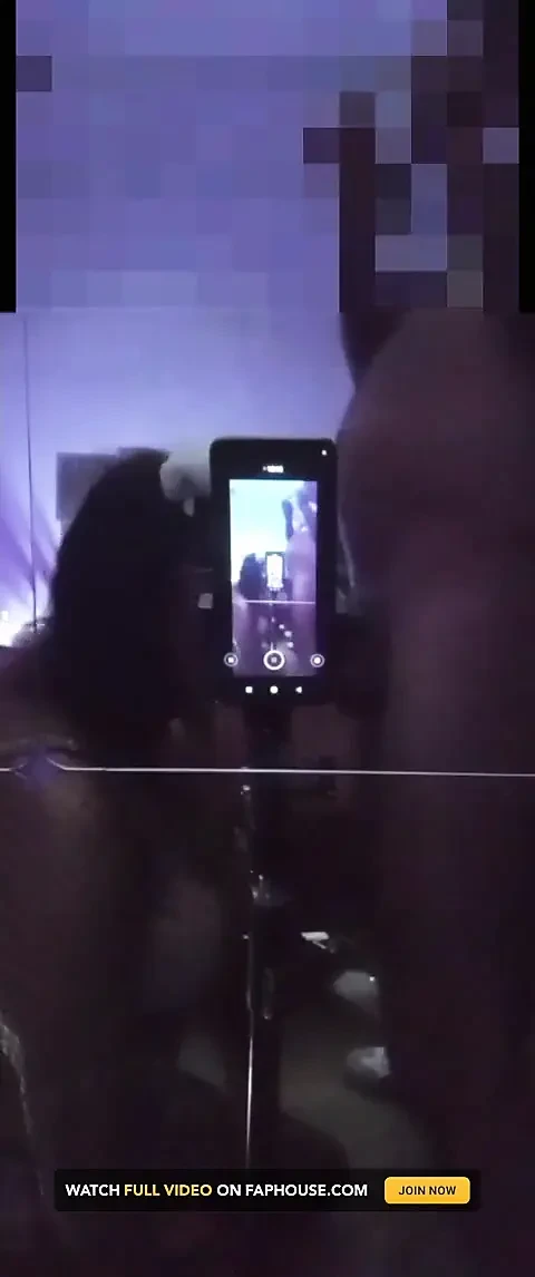 我是个听话的易装者, 想取悦我的大男人主义时我会取悦他