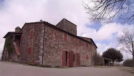 Шлюхи едят большой пенис