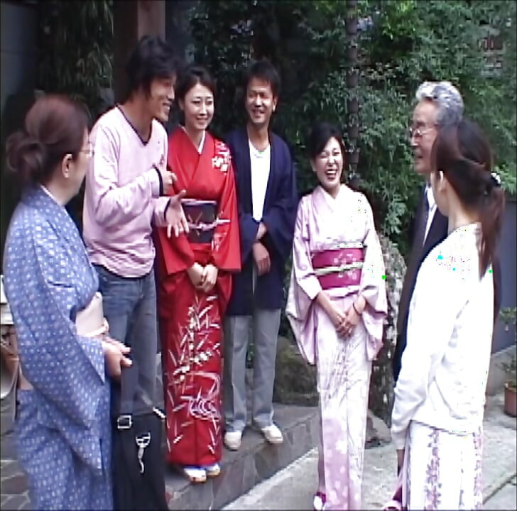 P128G03 The beautiful proprietress of a quiet mountain hot spring inn near Tokyo. Lesbian sisters, forbidden sex at home!　A sensual erotic drama that evokes the Showa era!