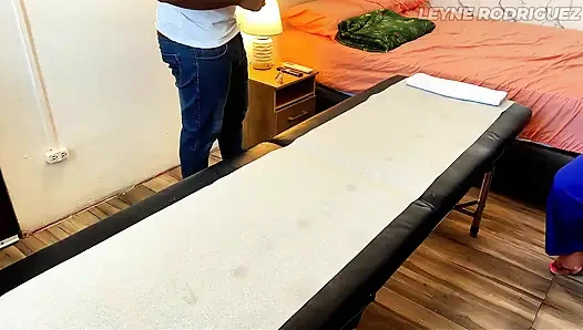 Massage with an unexpected happy ending - Risky Cum