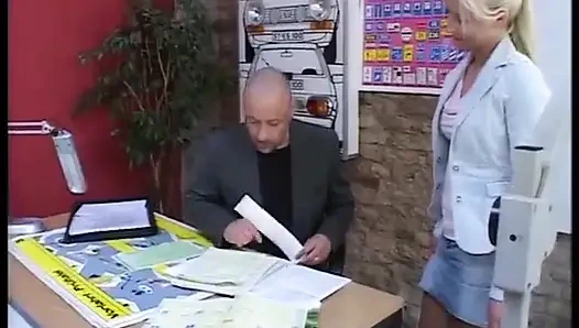 Almanya'dan ofis sekreteri iki birlikte memnun etmek zorunda