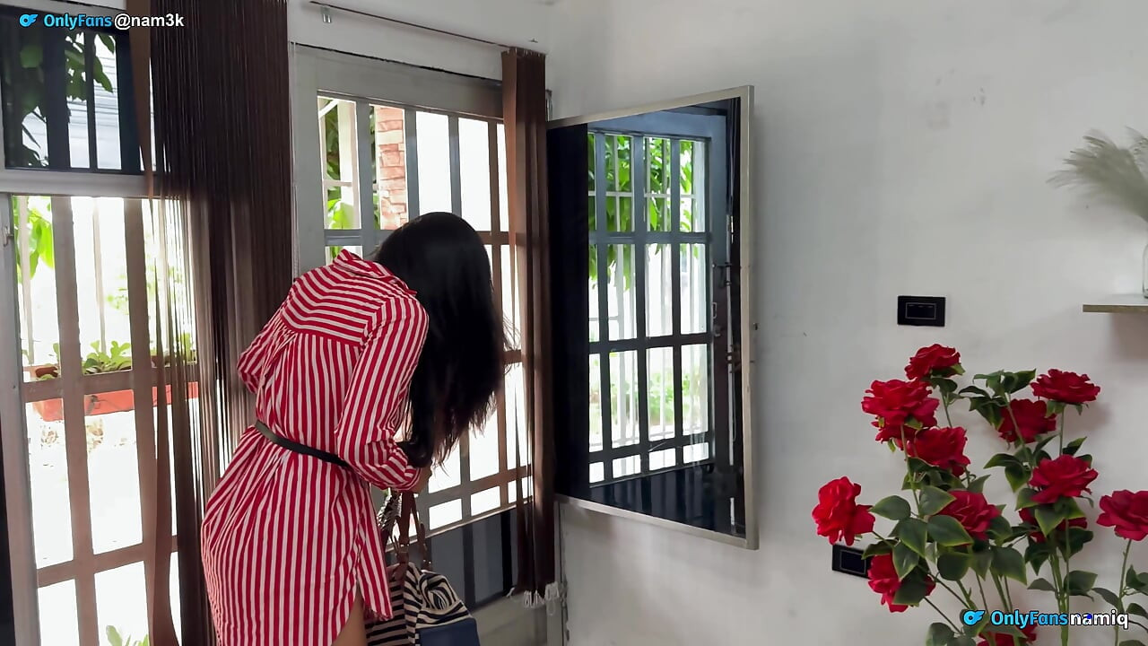 Une latina sexy et magnifique squirte sur le visage du caméraman