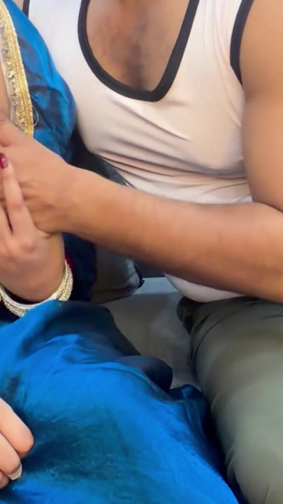 Minha irmã melhor amiga veio à minha casa depois do casamento e foi fodida | Clipe 1