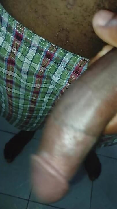 Massageando meu pau