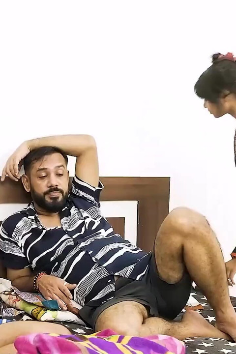 Two Hostel Freinds fodeu sua serva sexy e gostosa, sexo a três hardcore