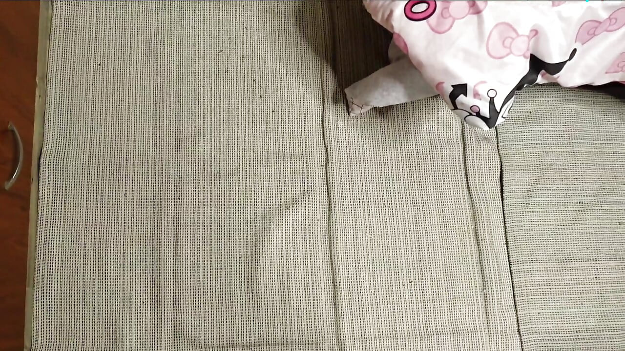 Adik tiri berubah di depanku bikin aku sange dan kami akhirnya ngentot gaya doggy