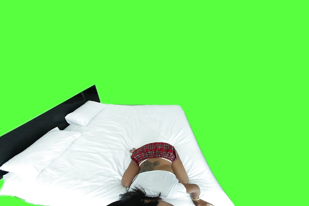 Çılgın genç Asyalı kız yarağına tam psikopat gidiyor, pas geçiyor