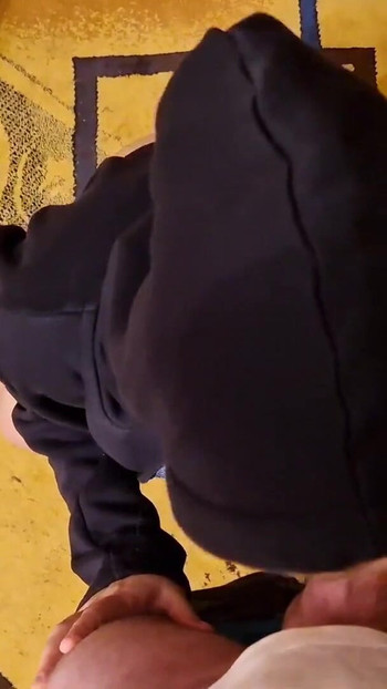 Detik yang tidak dapat dilupakan dari "orang asing panas dalam tudung memberikan saya blowjob!"