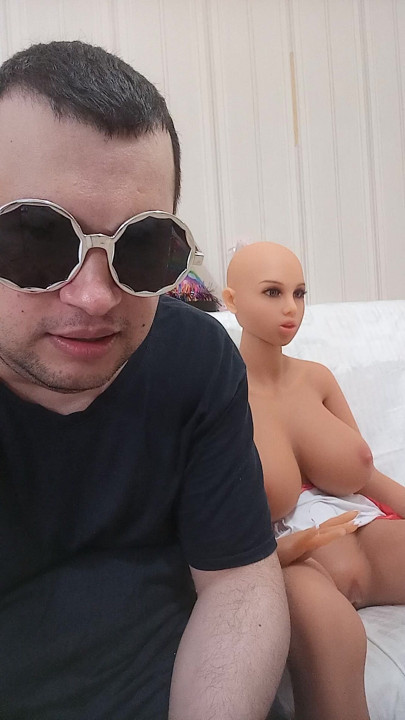 Vasile Mondialu the blonde good Romania returns with the pensioners' videochat 69