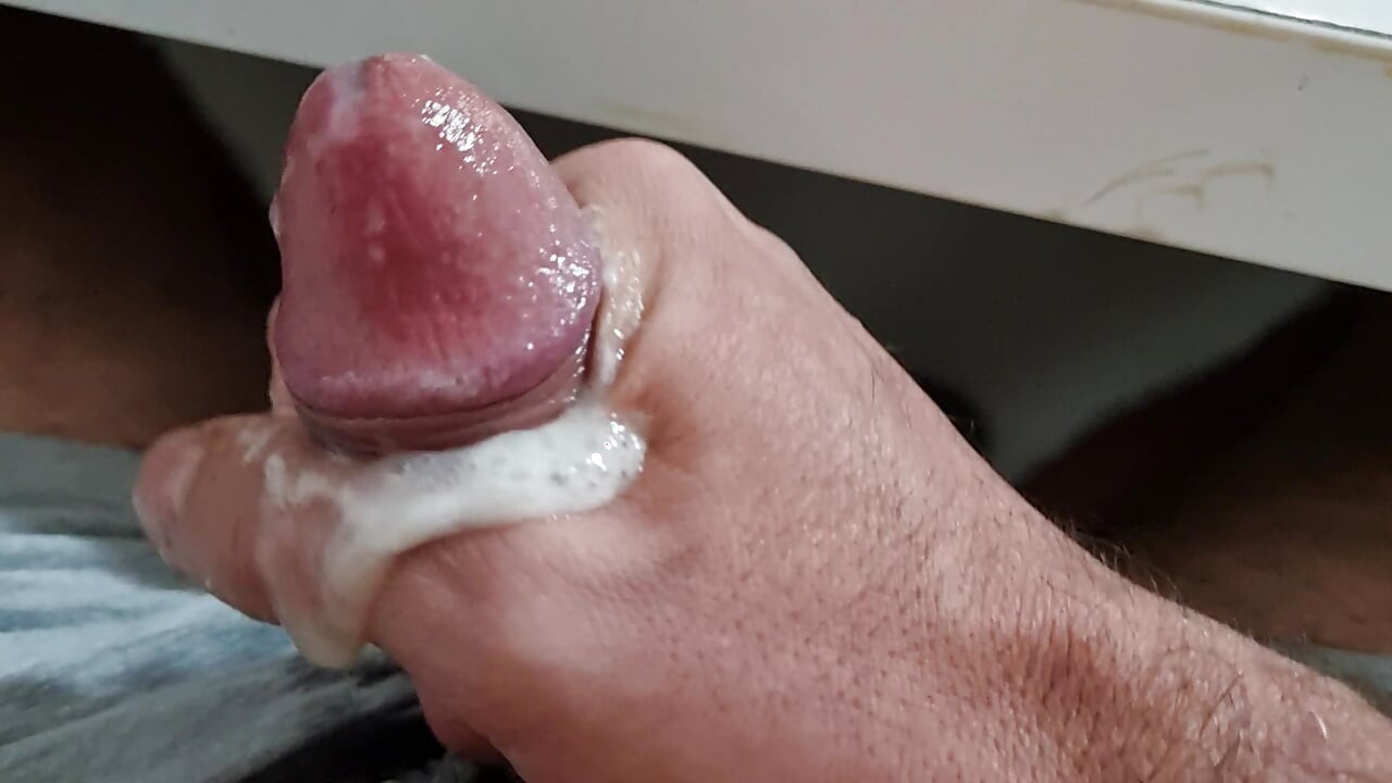 Hairy enjoyed watching porn at the end of the day at the office, I came 2 times in a row