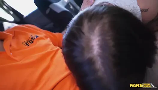 Teen teen lernen mit blowjob-fähigkeiten